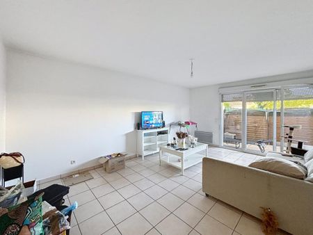 Location Appartement 3 pièces 63m² BRUGES 33520 - Photo 2