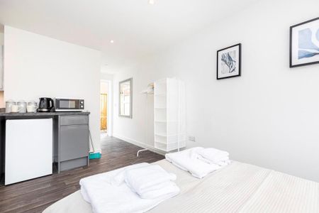 Studio to rent - Photo 5