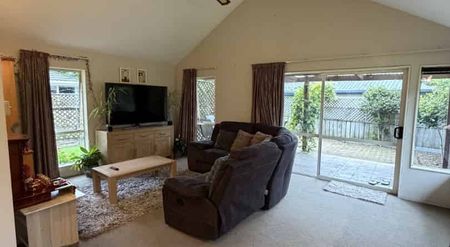 Large Family Home In Quiet Area of Richmond - Photo 3