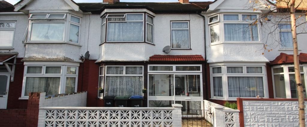 3 bedroom terraced house to rent - Photo 1