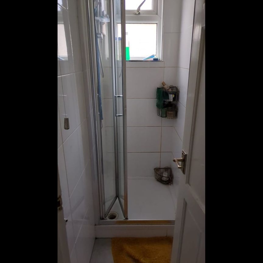 Room in a Shared House, St.Asaph Road, SE4 - Photo 1