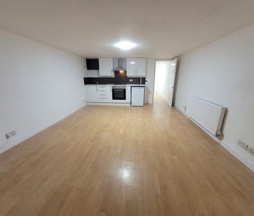 2 Bed Flat, Mayfield Road, M16 - Photo 3