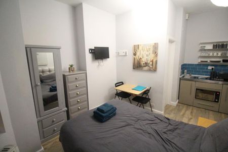 Studio to rent - Photo 2