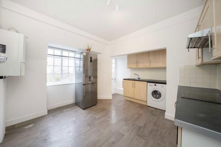 3 bedroom flat to rent - Photo 2