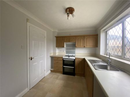 2 bedroom semi-detached house to rent - Photo 5