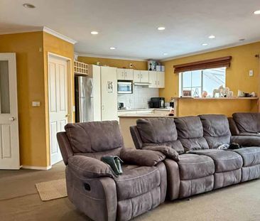 Spacious Single-Level Family Home in Cul-de-Sac - Photo 2