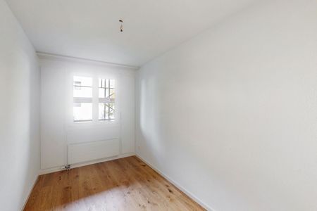 Renovated duplex apartment with a beautiful garden seating area - Foto 3