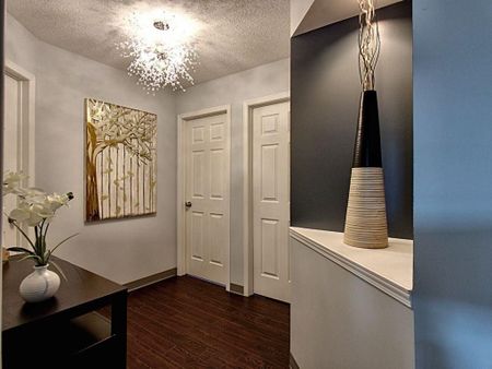 For Lease - 165 Windflower Drive, Kitchener, Ontario - Photo 2