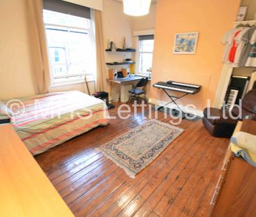 10 Bedroom Mid Terraced House for rent in Regent Park Avenue - Photo 6