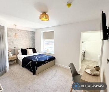 1 bedroom in a house share to rent - Photo 6