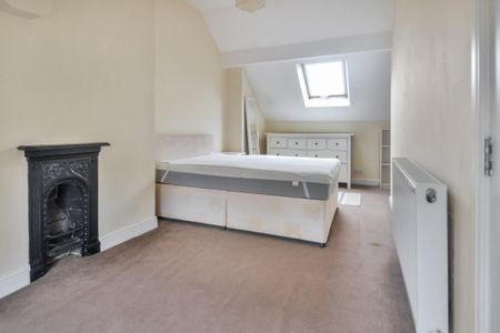 4 bedroom terraced house to rent - Photo 3