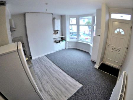 1 bedroom flat to rent - Photo 4