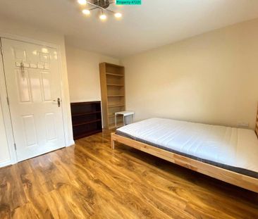 3 bedroom end of terrace house to rent - Photo 4