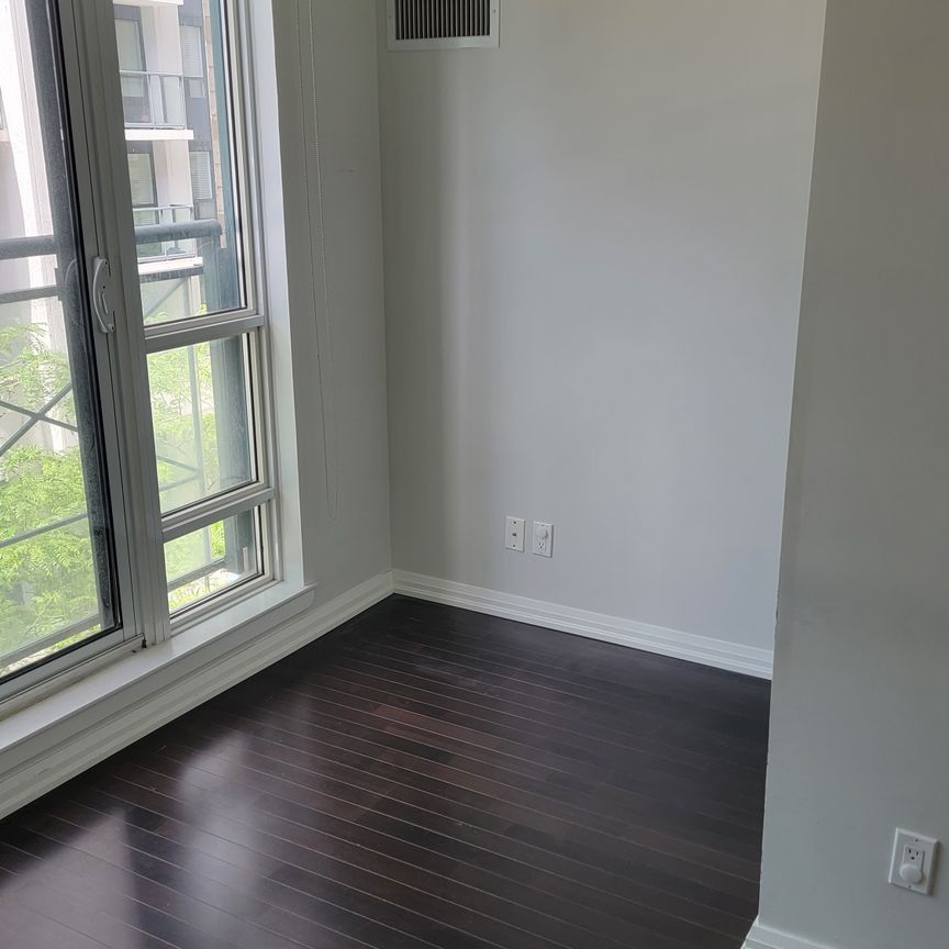 Large 1+1(2nd bedroom) Unit with Parking and Locker - Photo 1