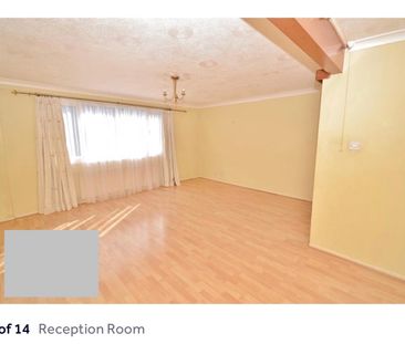 3 Bed Maisonette, Barnardo Drive, IG6 - Photo 2