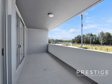 OVERSIZED ONE BEDROOM APARTMENT - Photo 3