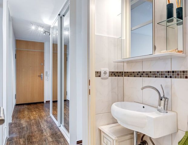 Spacious apartment with panoramic view - Photo 1