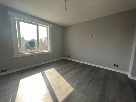5 bedroom flat to rent - Photo 3