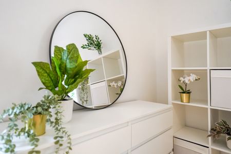 Vollmöblierte 55 m² Wohnung mit Balkon – sofort bezugsfertig in ruhiger Innenhoflage - Photo 2