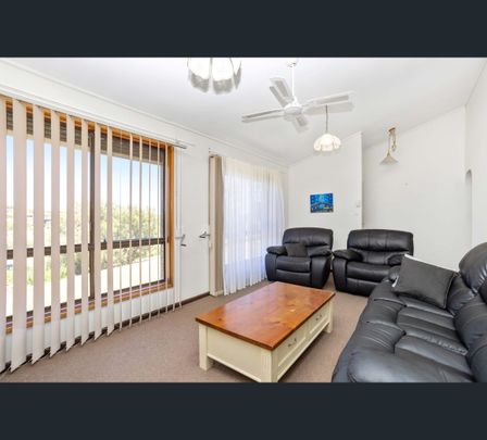 9 Sylvaner Ct, Reynella East, SA 5161 - Photo 1