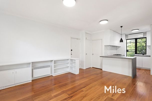 2/33 Carmichael Street, Ivanhoe East - Photo 1