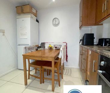 1 Bedroom Room in Flat Share To Rent - Photo 6