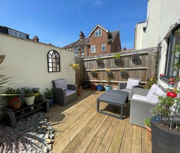 2 bedroom end of terrace house to rent - Photo 6