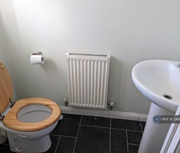 2 bedroom terraced house to rent - Photo 1