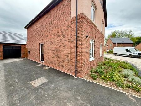 4 bedroom detached house to rent - Photo 5
