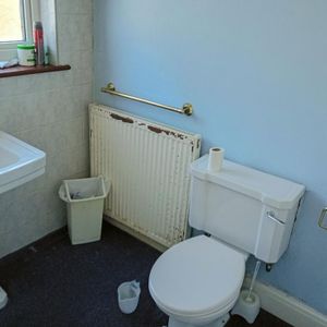 1 bedroom in a house share to rent - Photo 3