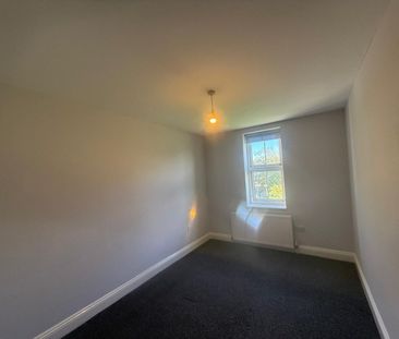 3 Bed Flat, Howard Road, SE25 - Photo 1