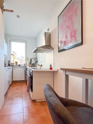 Sanierte Altbauwohnung mit Einbauküche! - Photo 3