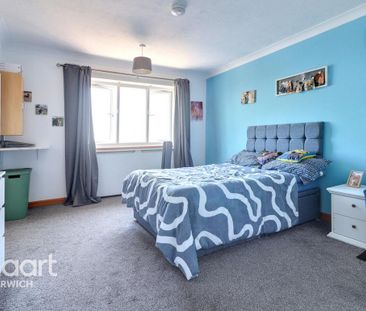 4 bedroom detached house to rent - Photo 3