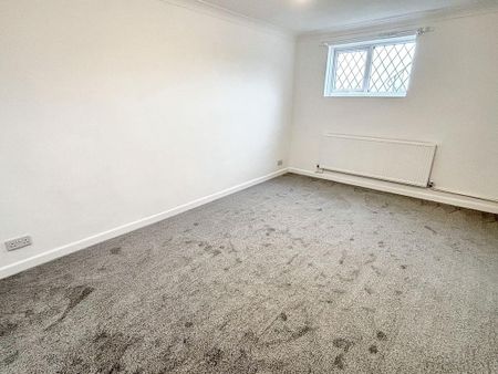 3 bedroom end of terrace house to rent - Photo 3