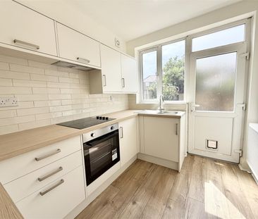 Western Avenue, Bromborough - Photo 6