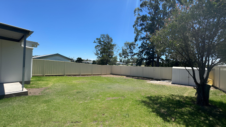 RENOVATED & READY TO MOVE IN! - Photo 4