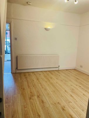 Haig Road West, Plaistow - Photo 1