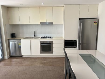 Furnished Two Bedroom Two Bathroom Apartment - Photo 5