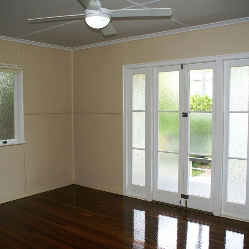 2 Perrett Street, 4304, Bundamba Qld - Photo 1