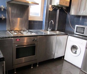 Studio Flat, Victoria Park, M14 - Photo 3