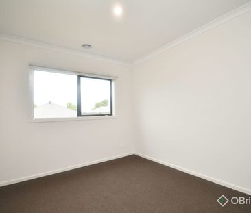 Stylish & Spacious Brand-New Family Home - Photo 4