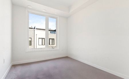 For Lease - 3560 Colonial Drive Unit# 2, Mississauga, Ontario - Photo 4