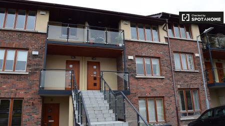 Inviting room in 2-bedroom apartment in Sandyford, Dublin - Photo 4