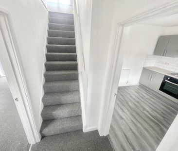 3 bedroom end of terrace house to rent - Photo 1