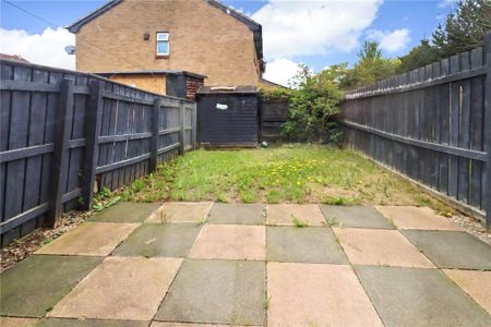 2 bedroom terraced house to rent - Photo 3