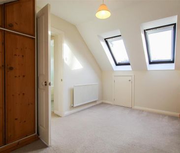 4 bedroom detached house to rent - Photo 4