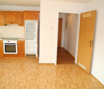 REMAX - Gemütliche 2,5-Zi-Wohnung in Stetten mit Stellplatz und EBK - Foto 1