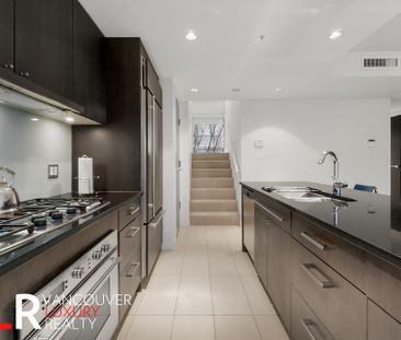 Townhouse in Downtown Vancouver, BC - Photo 1