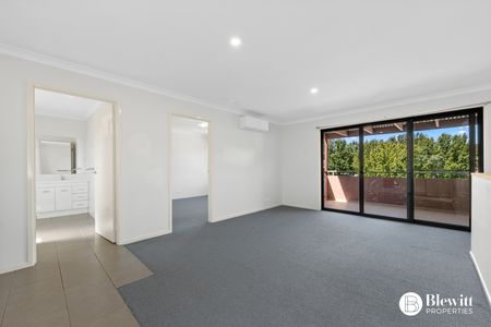 87 Ian Nicol Street, Watson ACT 2602 - Townhouse For Rent | Domain - Photo 4