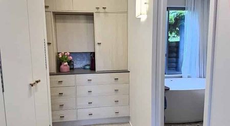 Charming Devonport Villa with Garden - Photo 5